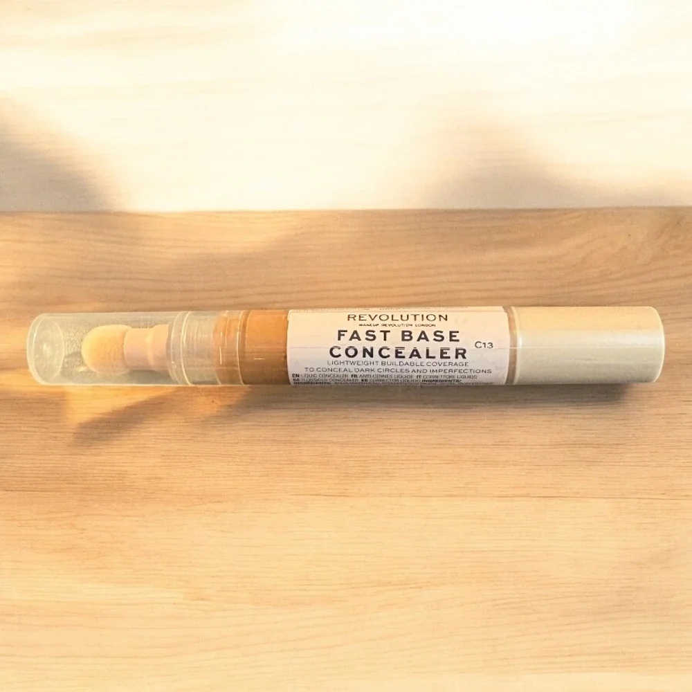 Revolution Fast Base Concealer C13 - Warm Beige NEW